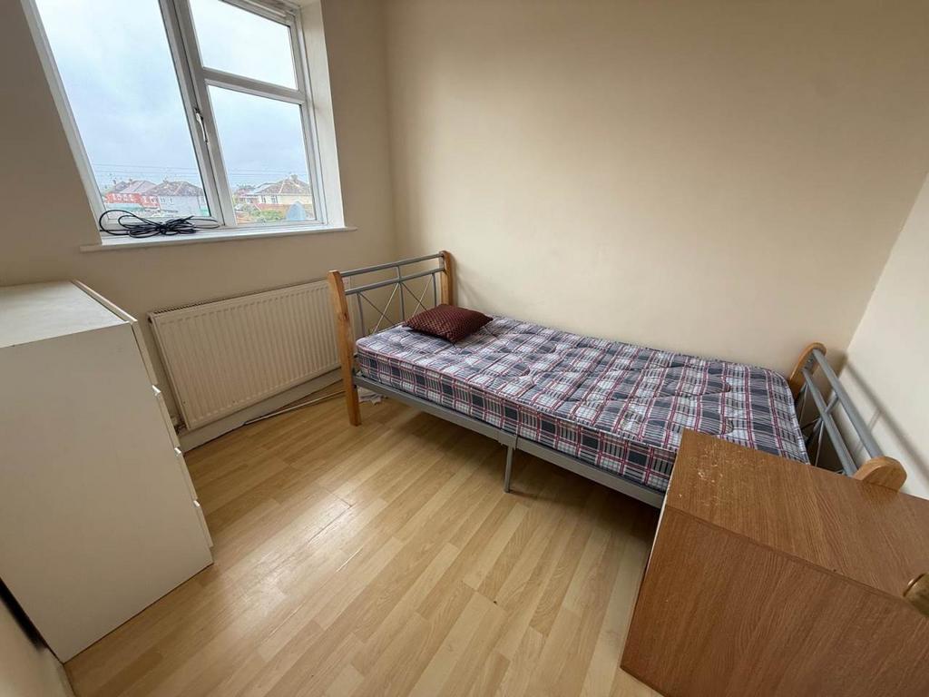 Single bedroom