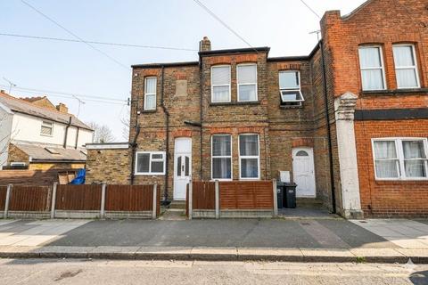 1 bedroom flat to rent, Westborough Road, Westcliff-on-Sea