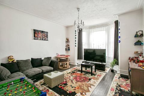 2 bedroom flat for sale, Harvey Road, BOURNEMOUTH, Dorset, BH5