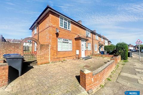 4 bedroom end of terrace house for sale, Abbots Road, Edgware