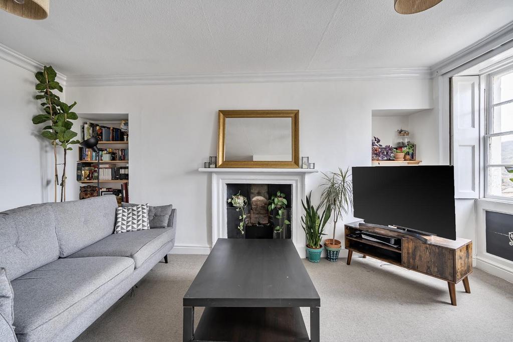 Living room 1.jpg