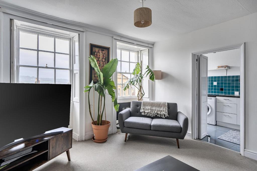 Living room 3.jpg