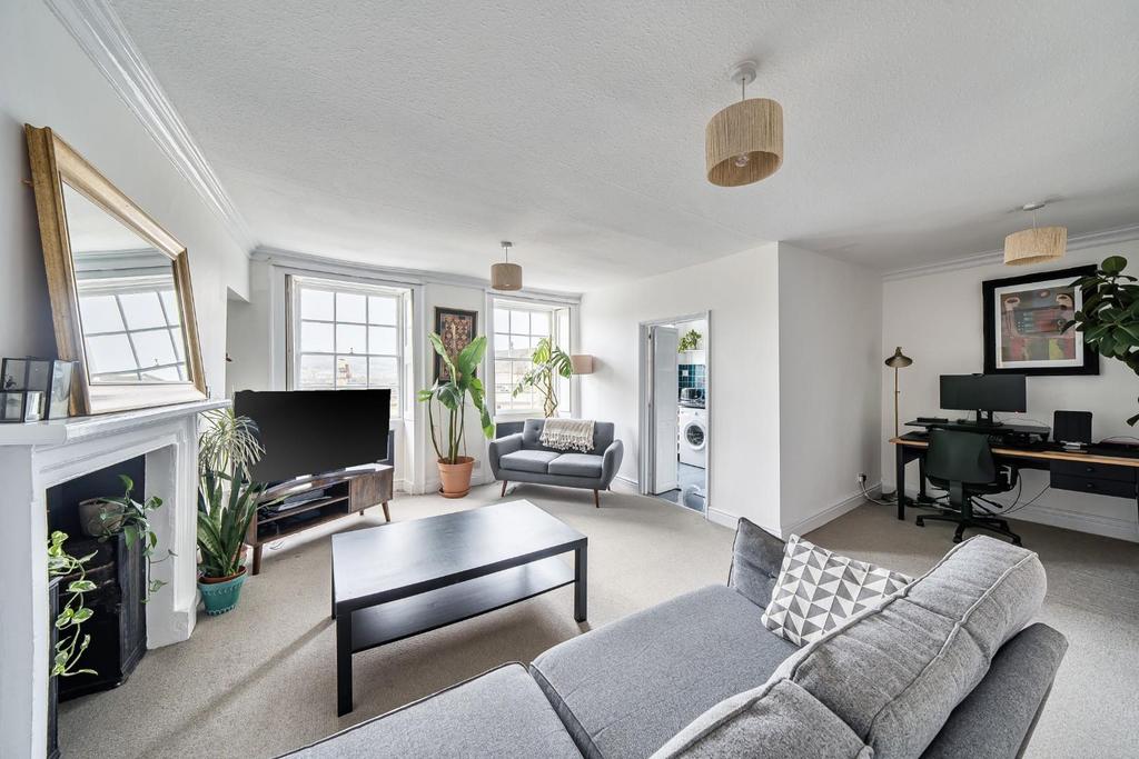 Living room 4.jpg