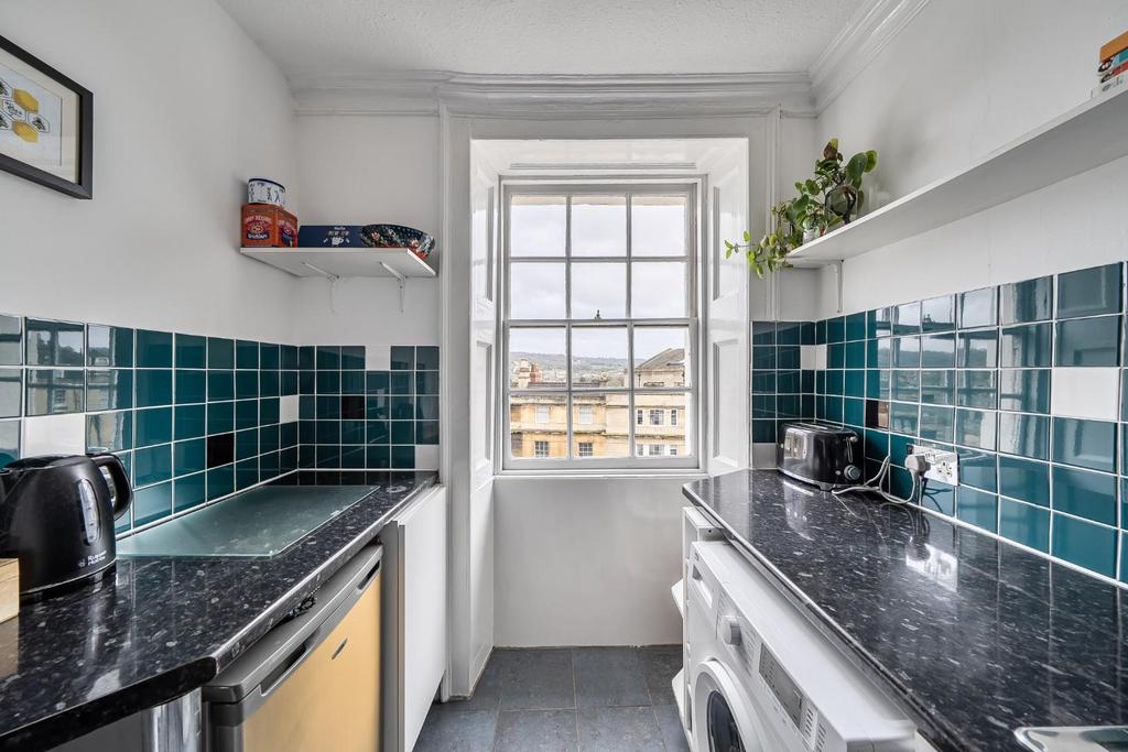 Kitchen 1.jpg