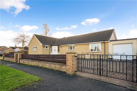 3 bedroom bungalow to rent, Springfield  Road, Shipston-On-Stour, Warwickshire, CV36