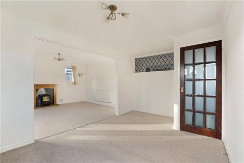 3 bedroom bungalow to rent, Springfield  Road, Shipston-On-Stour, Warwickshire, CV36