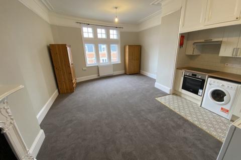 Studio to rent, Studio Flat – The Salisbury Hotel, Grand Parade, Haringey N4