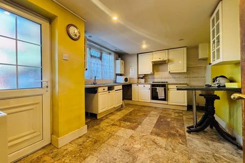 4 bedroom semi-detached house for sale, Abbots Road, Edgware