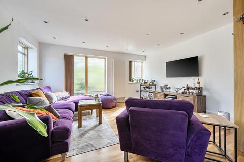 2 bedroom flat for sale, Windmill Hill, Enfield
