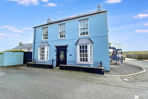 3 bedroom semi-detached house for sale, 2 Golygfa Coron, Penally