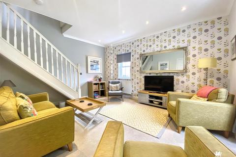 3 bedroom semi-detached house for sale, 2 Golygfa Coron, Penally