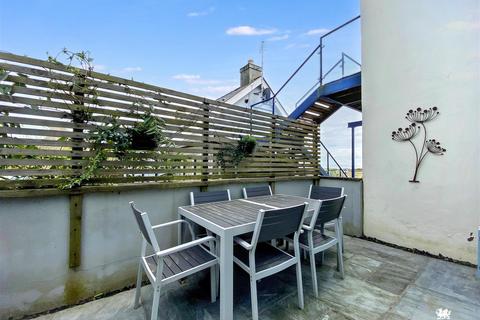 3 bedroom semi-detached house for sale, 2 Golygfa Coron, Penally