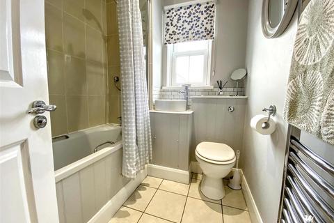 3 bedroom semi-detached house for sale, 2 Golygfa Coron, Penally