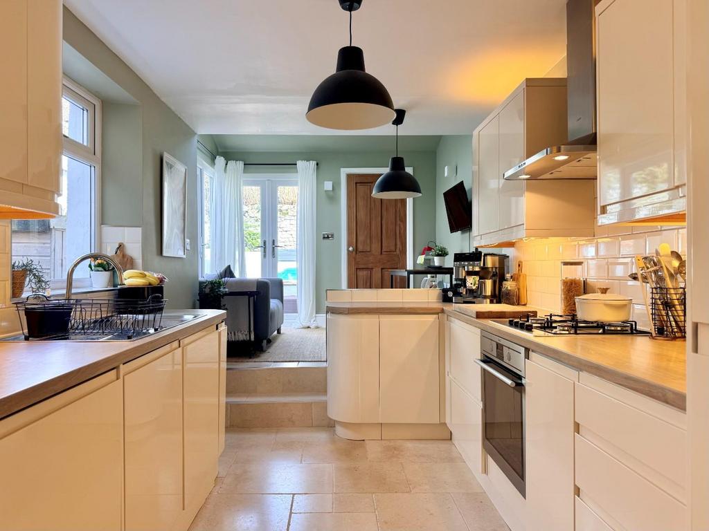 Kitchen/Dining Area