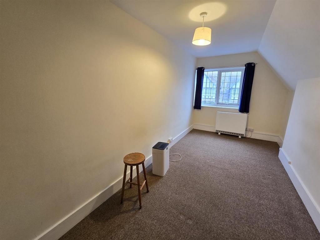 Photo 7 - Front Bedroom - SFF, 47 B Aldwick Road.jp