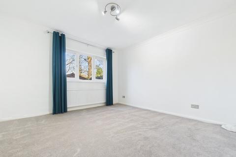 2 bedroom ground floor flat for sale, Vintners Close, West Town, Peterborough, PE3