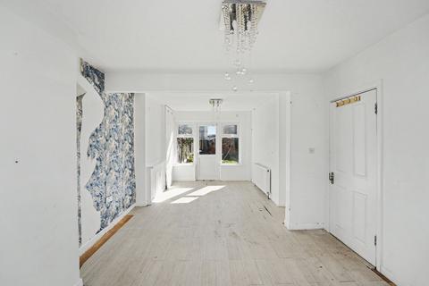 3 bedroom terraced house for sale, Cambourne Avenue, London
