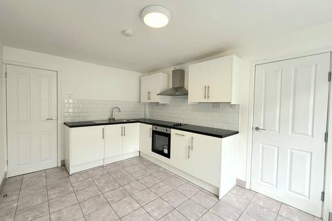 3 bedroom terraced house to rent, Ynyshir Road, Porth, CF39