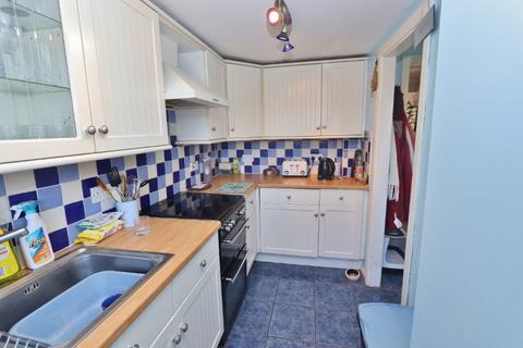3 bedroom end of terrace house to rent, Victoria Road, Essex, RM1
