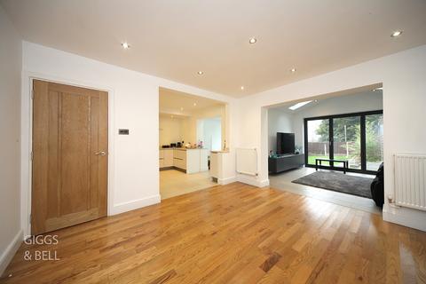 5 bedroom detached house for sale, Stockingstone Road, Luton, Bedfordshire, LU2