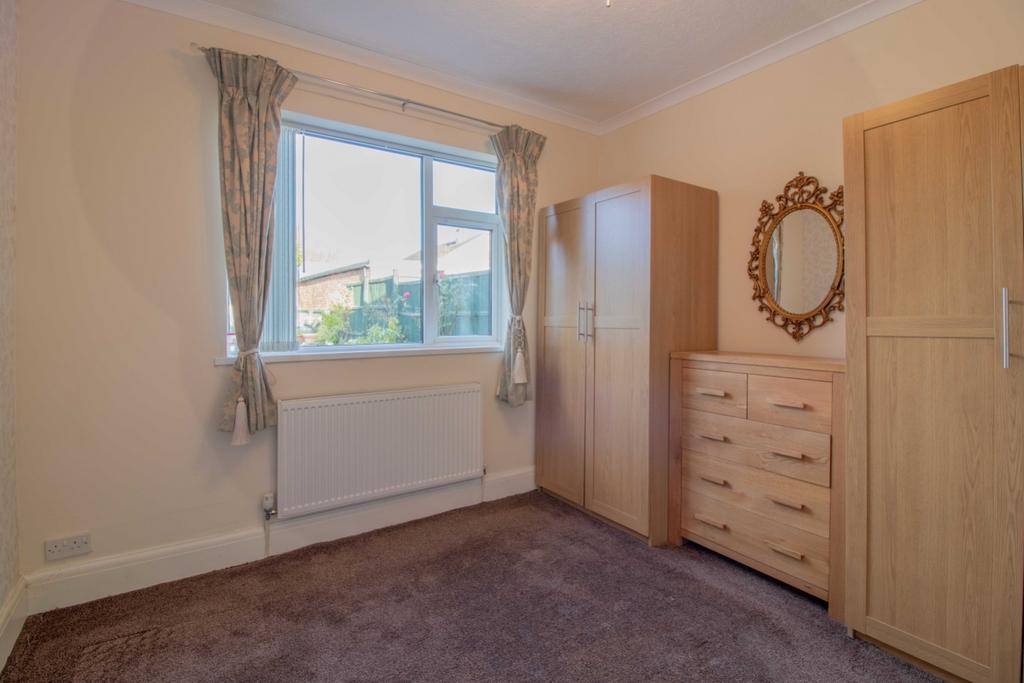 Lrg Bedroom 1 25 Kings Rd