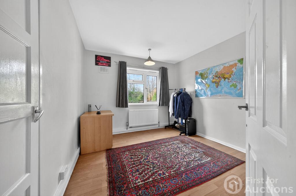 F1890629-4041-424...