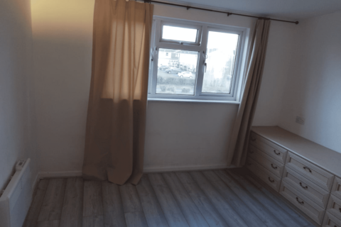 3 bedroom terraced house to rent, Aluric Close, Grays, RM16