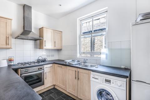 3 bedroom flat to rent, Halford Road, London, SW6