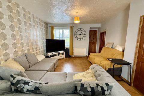 4 bedroom semi-detached house for sale, Heol Bryngwili, Cross Hands, Llanelli