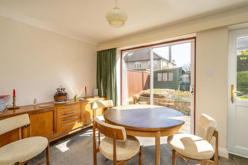 Dining Area.jpg