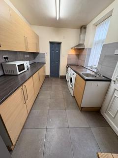 1 bedroom in a house share to rent, Raddlebarn Road, Birmingham B29