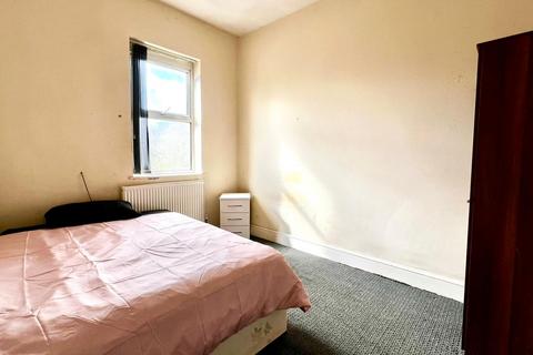 St. Peters Road, Handsworth B20