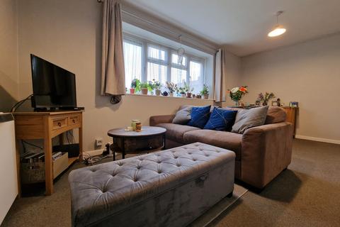 2 bedroom flat for sale, Warstones Gardens, Wolverhampton WV4