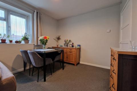 2 bedroom flat for sale, Warstones Gardens, Wolverhampton WV4