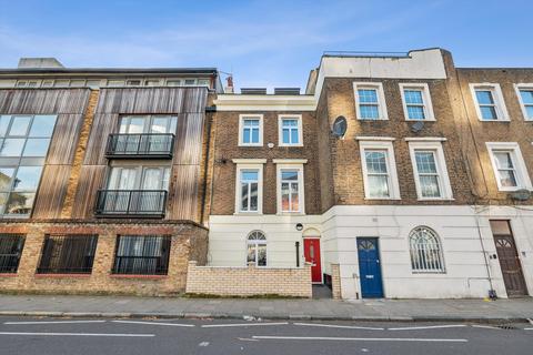 4 bedroom terraced house to rent, Benwell Road, London N7
