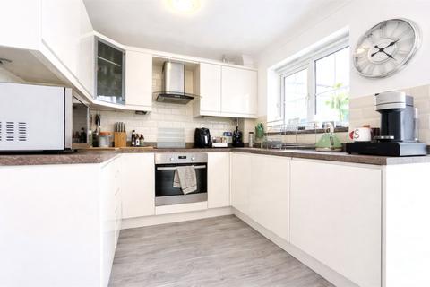 undefined, Moore Close, Dartford, DA2