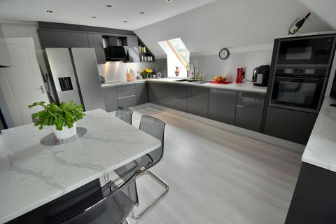 3 bedroom apartment for sale, Ringwood Road, Ferndown, BH22