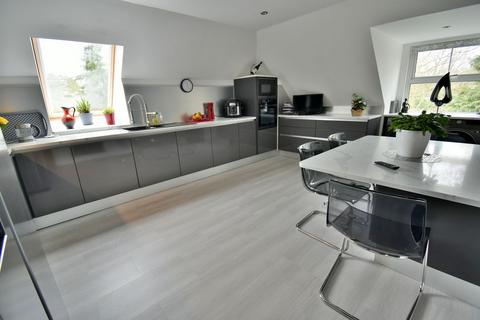 3 bedroom apartment for sale, Ringwood Road, Ferndown, BH22