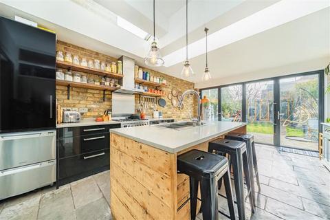 undefined, Fairfax Road, Teddington TW11