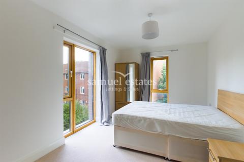2 bedroom apartment to rent, Lynton Road, London, SE1