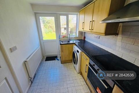 3 bedroom semi-detached house to rent, Stewart Drive, Loughborough, LE11