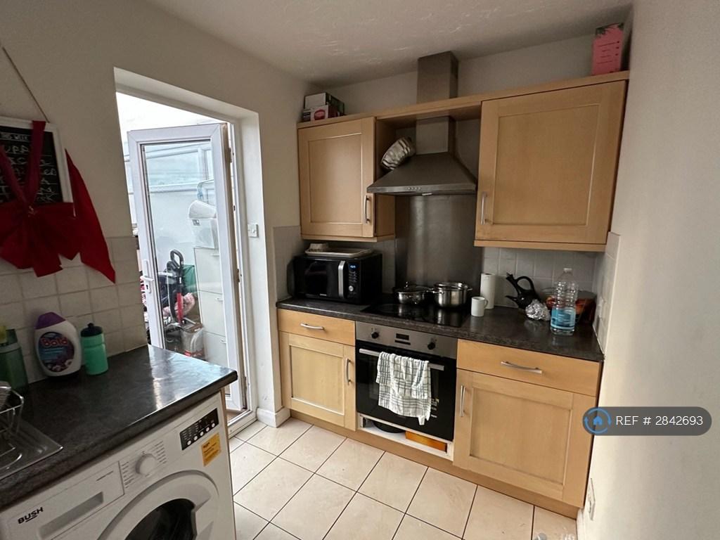 Kitchen Pic 2