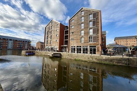undefined, Merchants Quay, The Docks