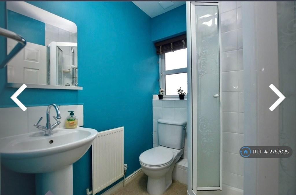 Master Bedroom En-Suite