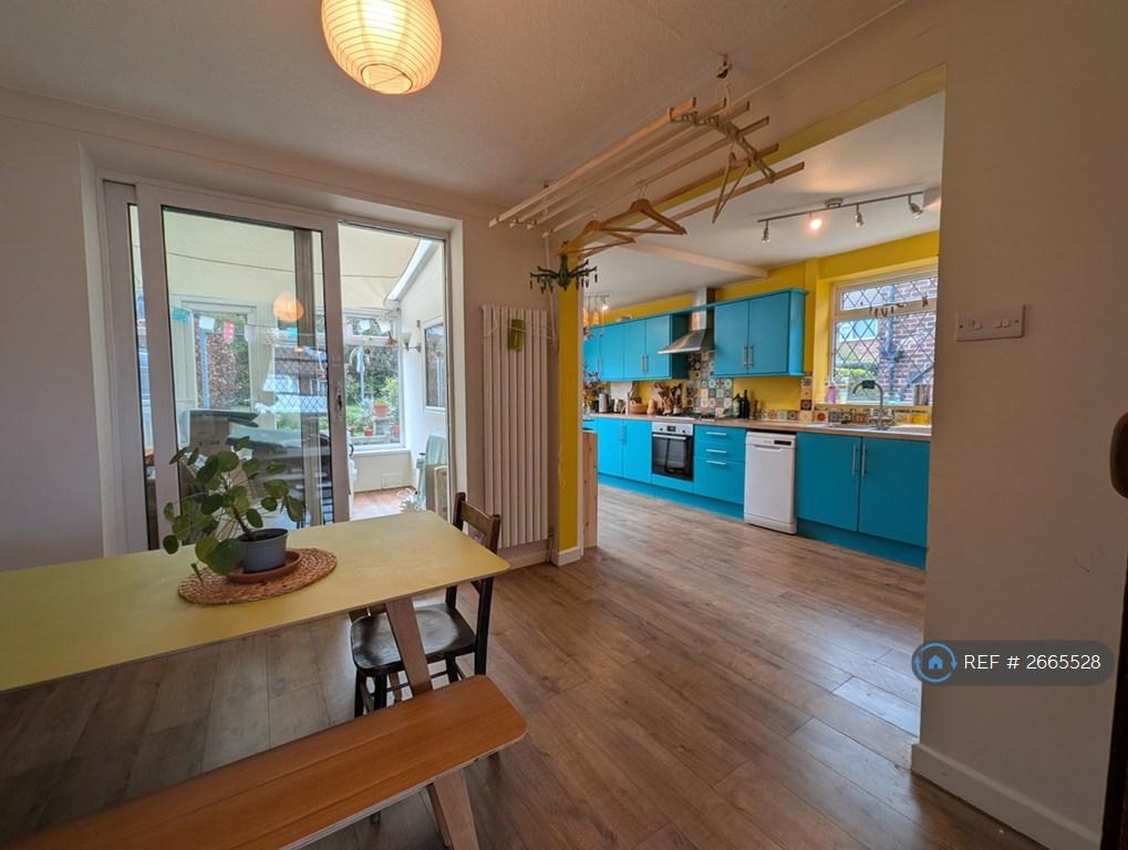 Dining Room &amp; Kitchen