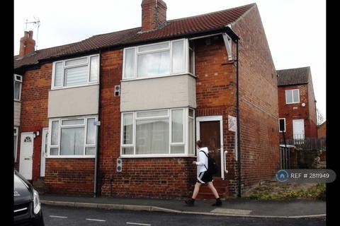 2 bedroom end of terrace house to rent, Craven Road, Leeds, LS6