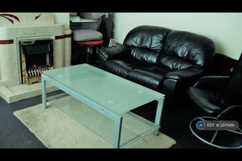 2 bedroom end of terrace house to rent, Craven Road, Leeds, LS6