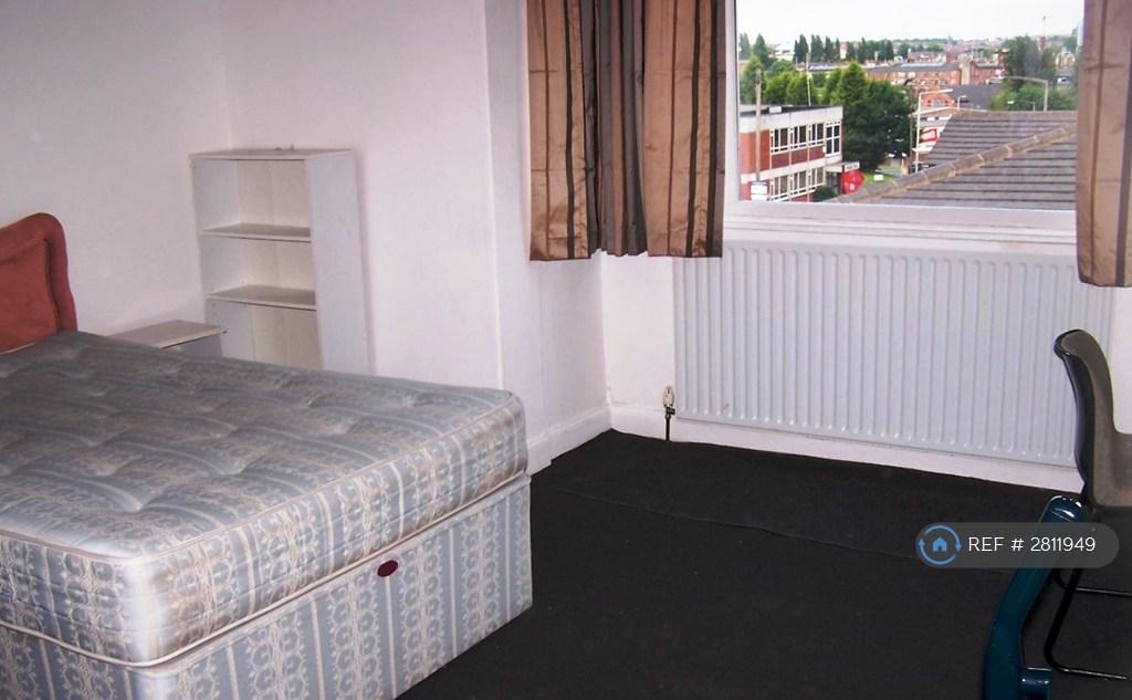 Large Bedroom With Bay
