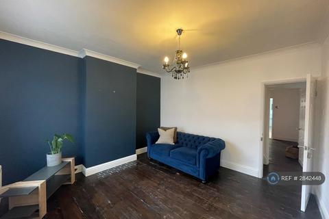 3 bedroom terraced house to rent, Eade Road, Norwich, NR3