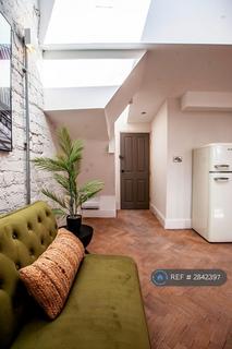 2 bedroom flat to rent, Albert Road, Manchester, M19